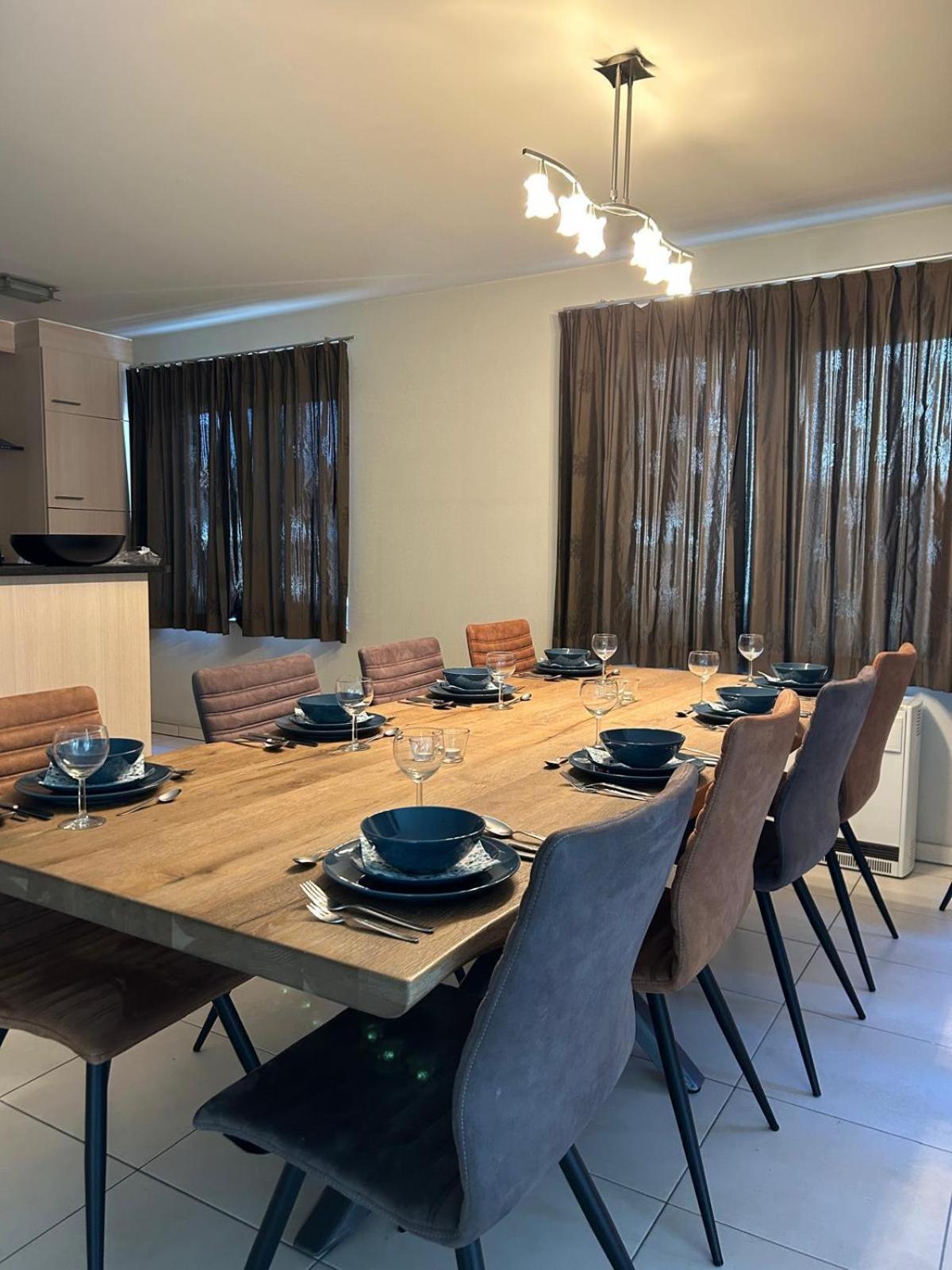 Huswell- Spacious 3-bedroom Duplex Apartment Ostend